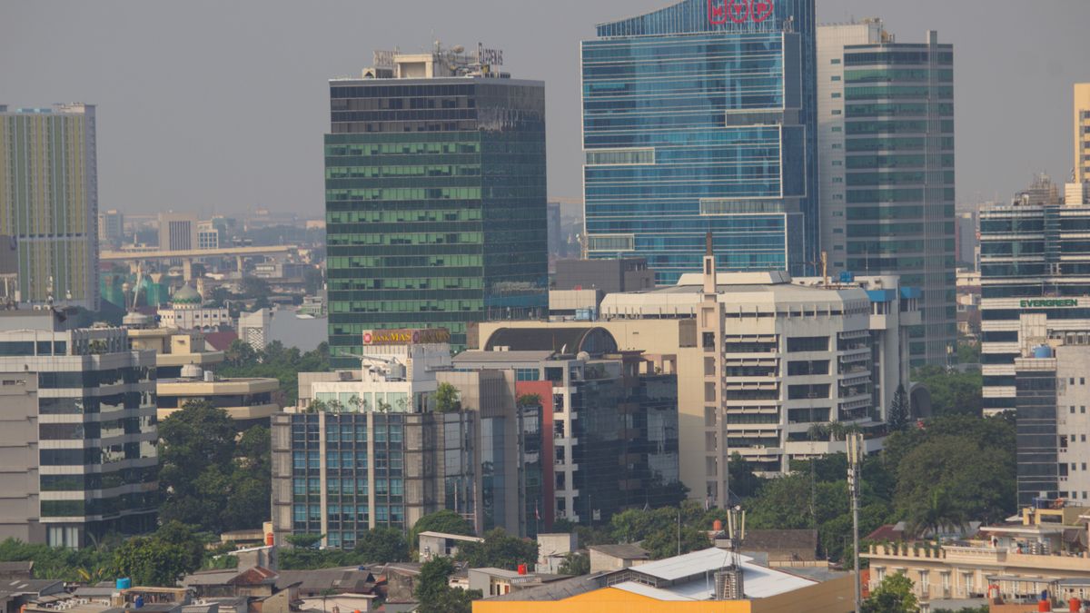 Pemandangan udara gedung pencakar langit Jakarta
